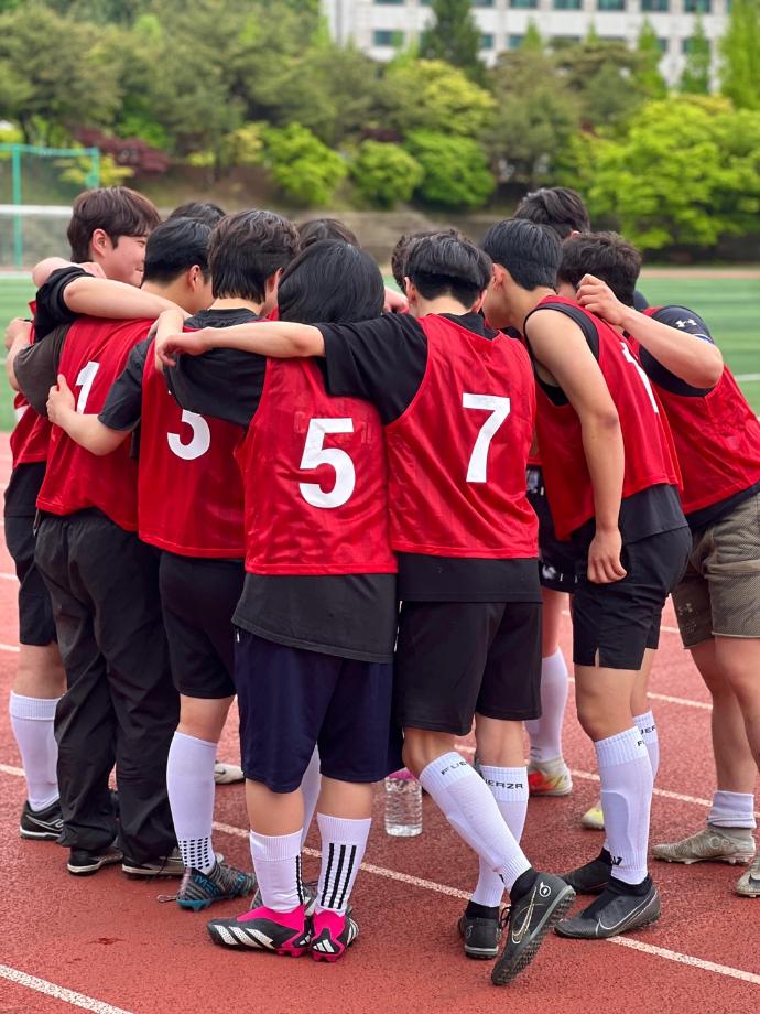 실내디자인학과 체육대회 축구 예선전 사진입니다!